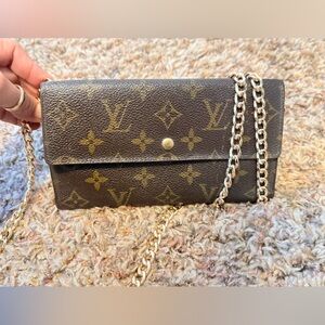 Louis vuitton crossbody wallet #mi0942. FIRM PRICE